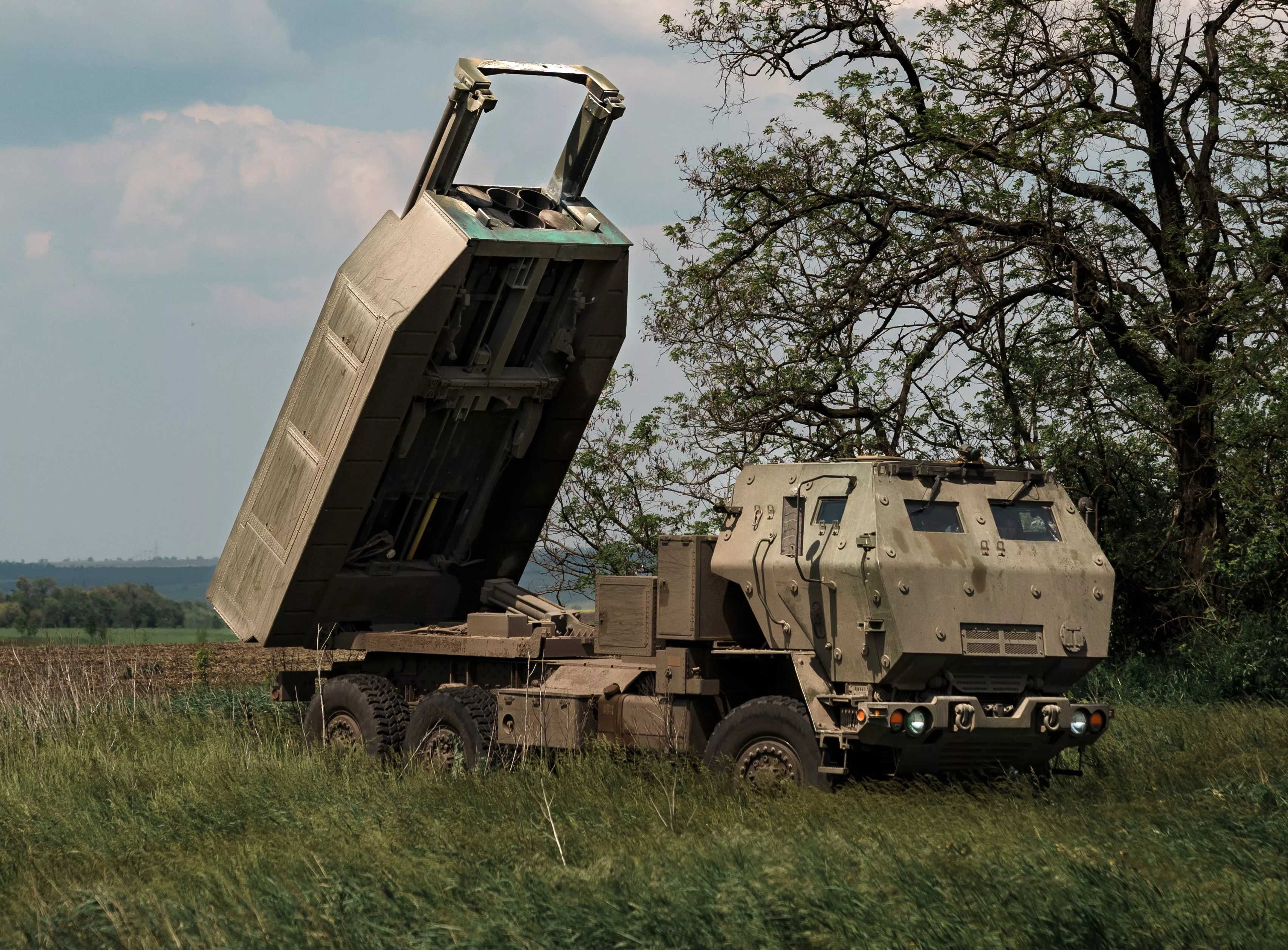 Video Shows HIMARS Take Out Battery of Russian Howitzers In Ukraine - Vimarsana News