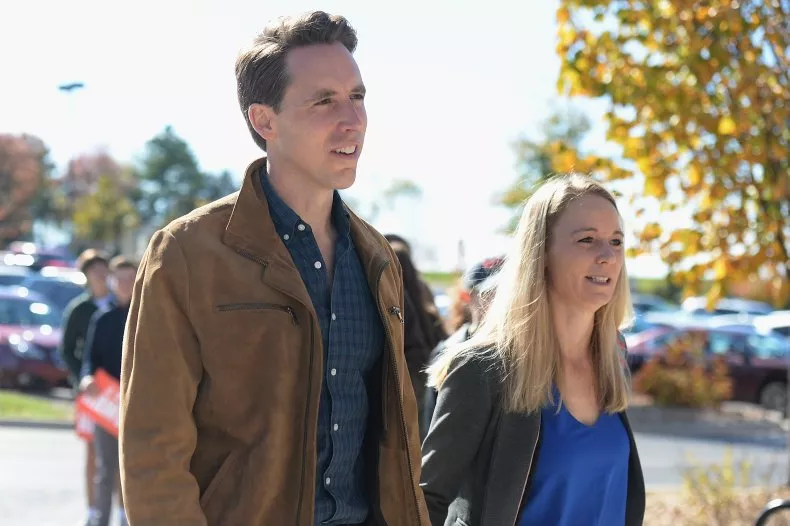 Josh Hawley’s Wife Faces Calls to Be Sanctioned Over Supreme Court Case (newsweek.com)