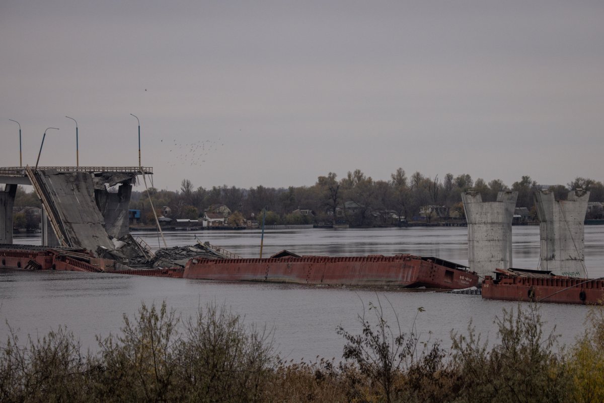  The destroyed section of the Antonivskyi bridge 