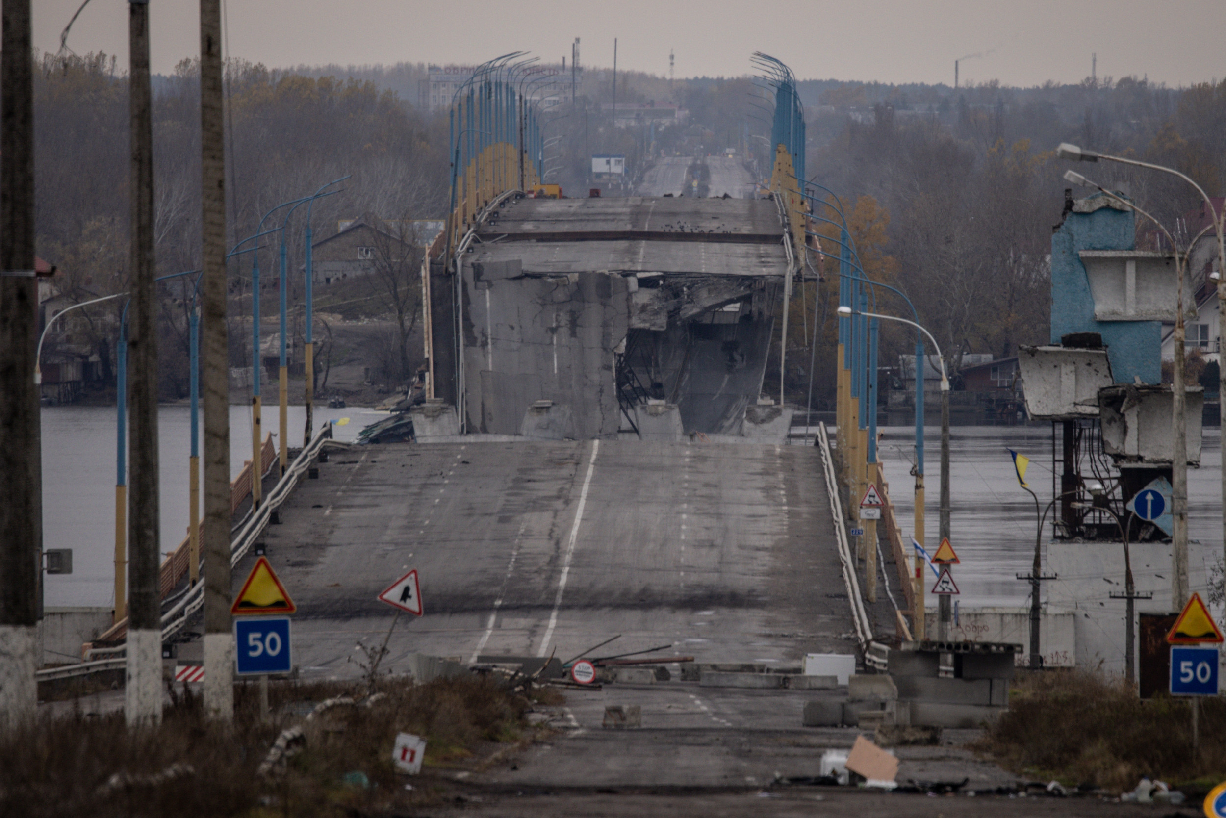 Video shows Russian Troops' Dnieper Showdown With Advancing Ukraine Forces