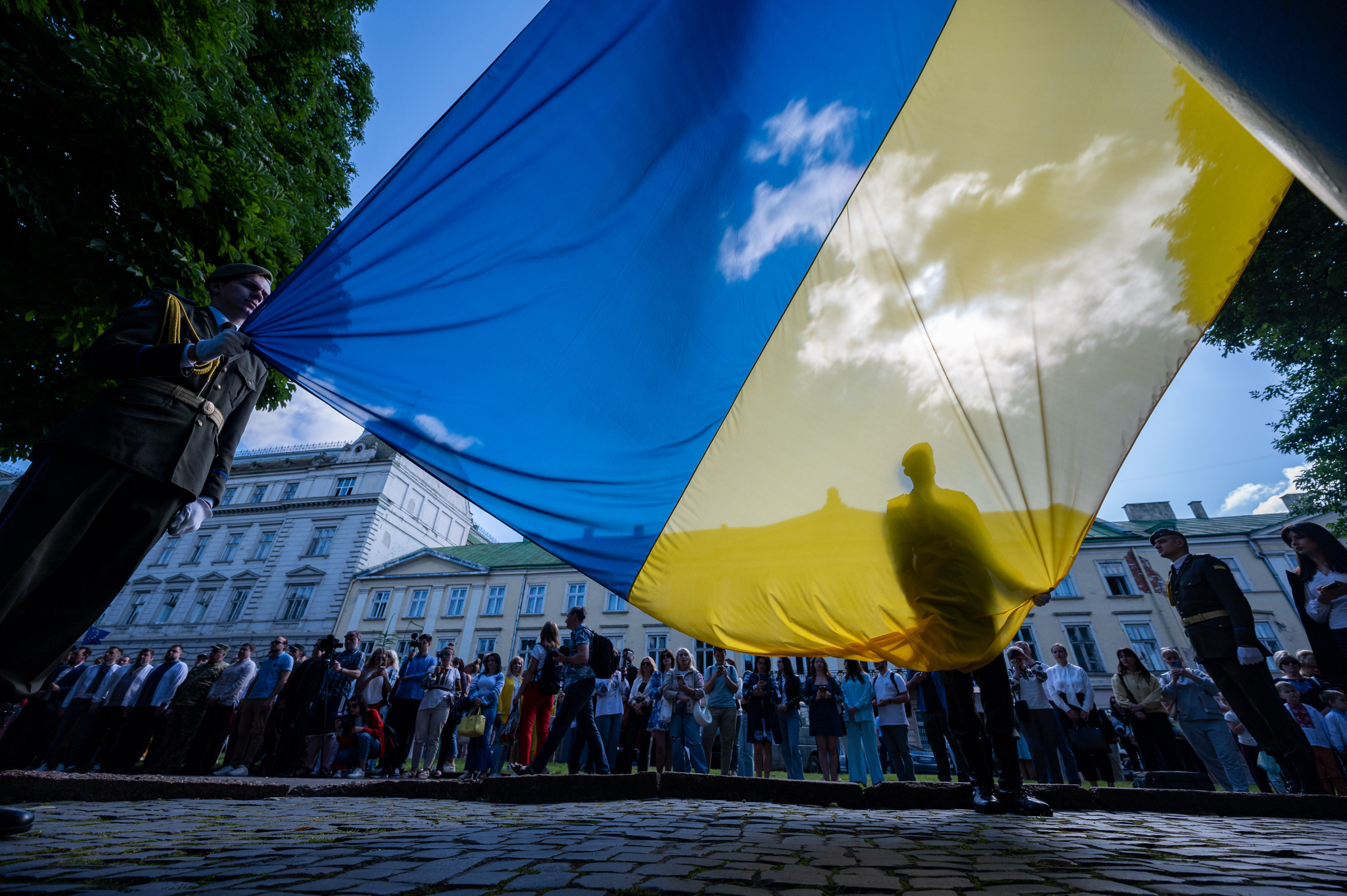 Ukraine Fights a War as a Few Americans Talk Peace | Opinion