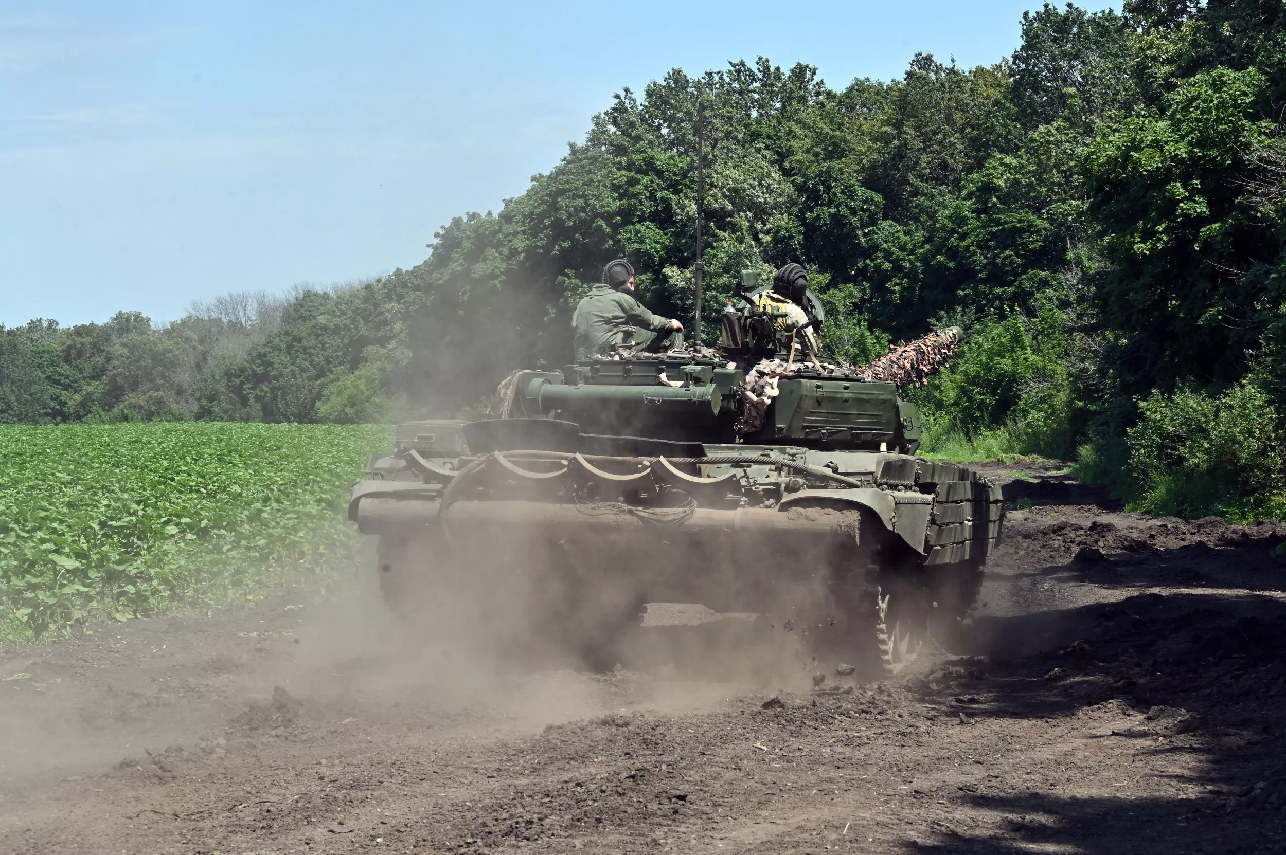 Russia's Regrouping in Southern Ukraine Hints at 'Brittle' Defenses: ISW - Vimarsana News