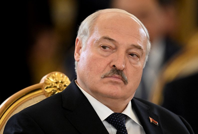 Cú đánh đầu của Alexander Lukashenko