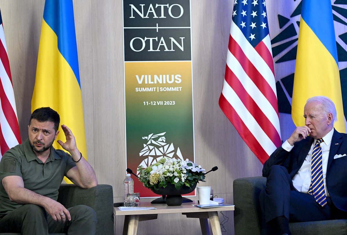 Volodymyr Zelensky and Jie Biden NATO 