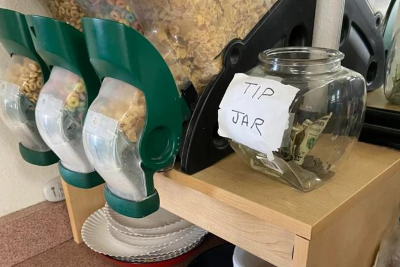 Self serve tip jar