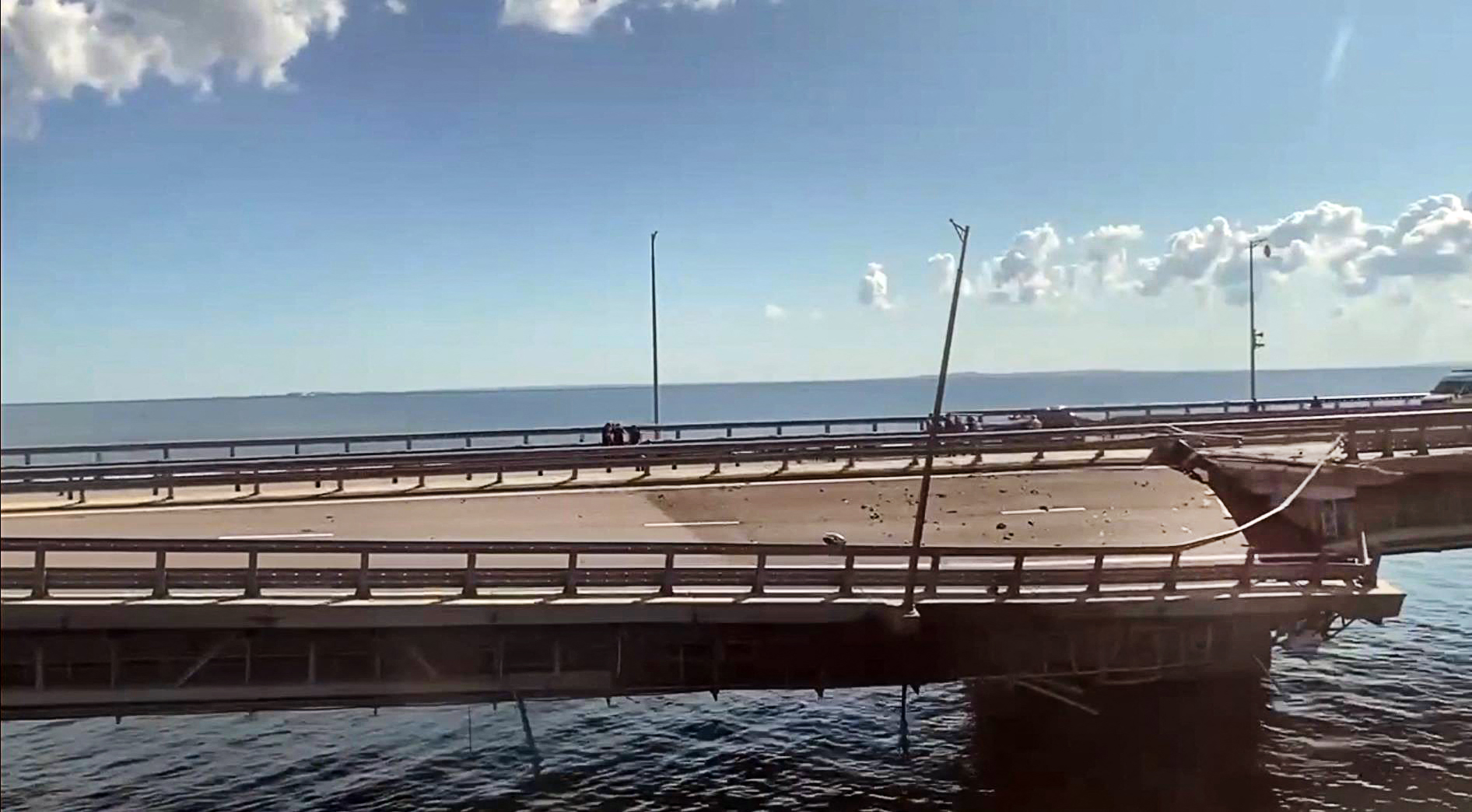 Russians Flee Crimea After Kerch Bridge Strike as Queues Stretch for Miles