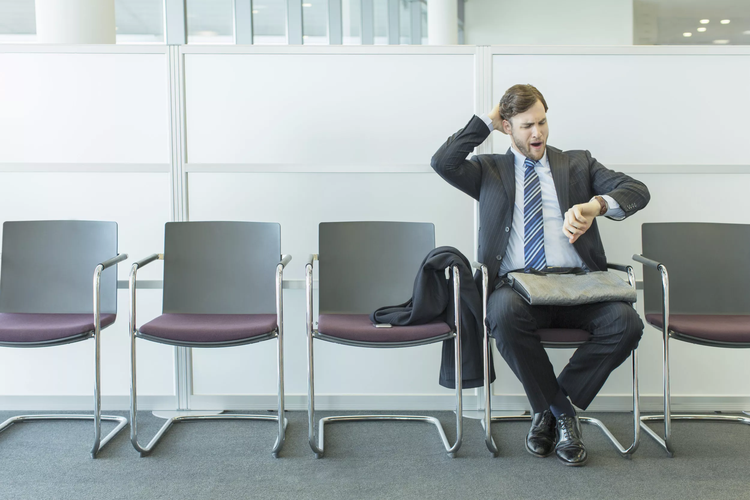 Teacher's Response to Being Left Waiting 20 Mins for Job Interview Cheered - Vimarsana News