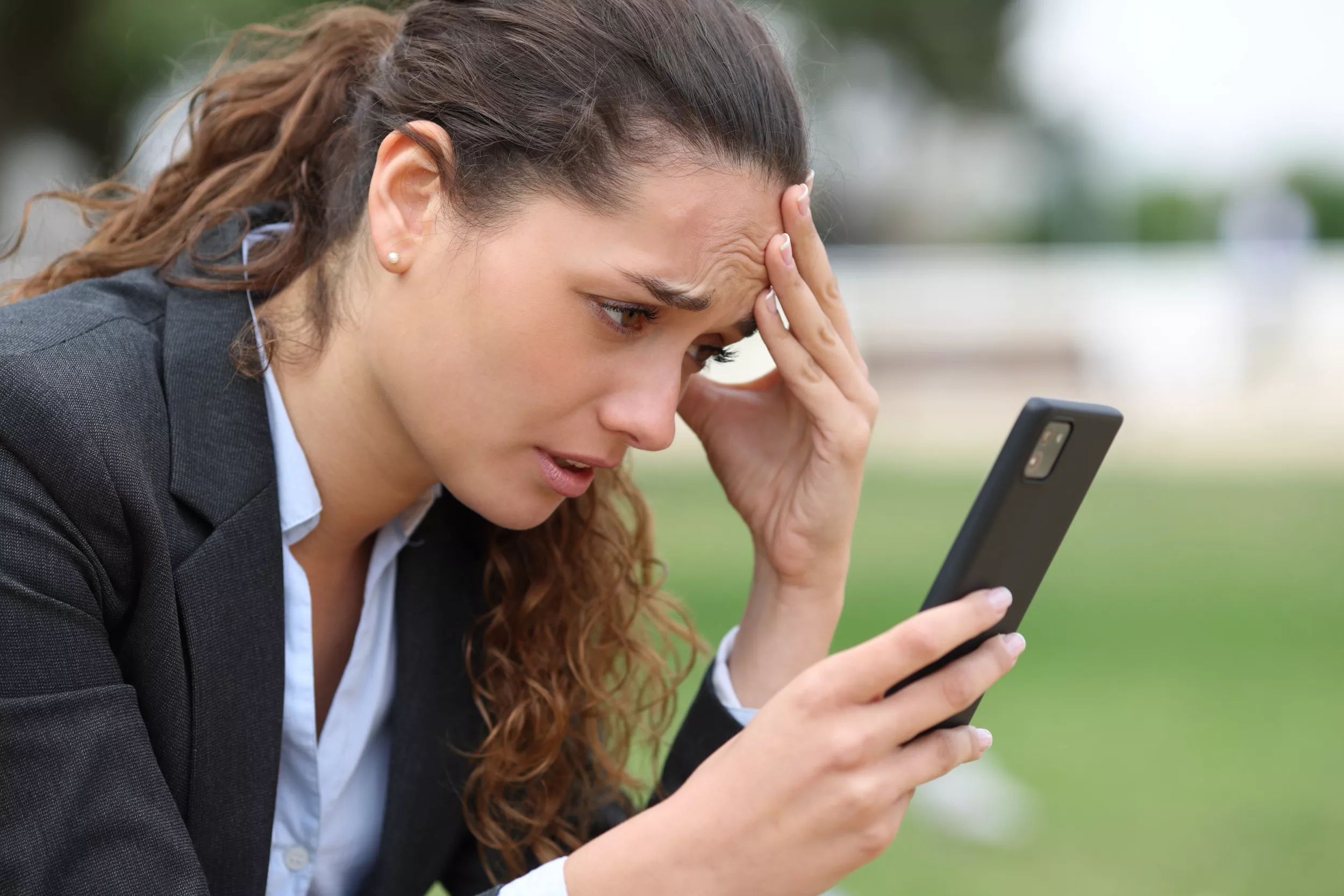 Boss's Reason for Texting Employee's Wife Dragged: 'Just Plain Wrong' - Vimarsana News