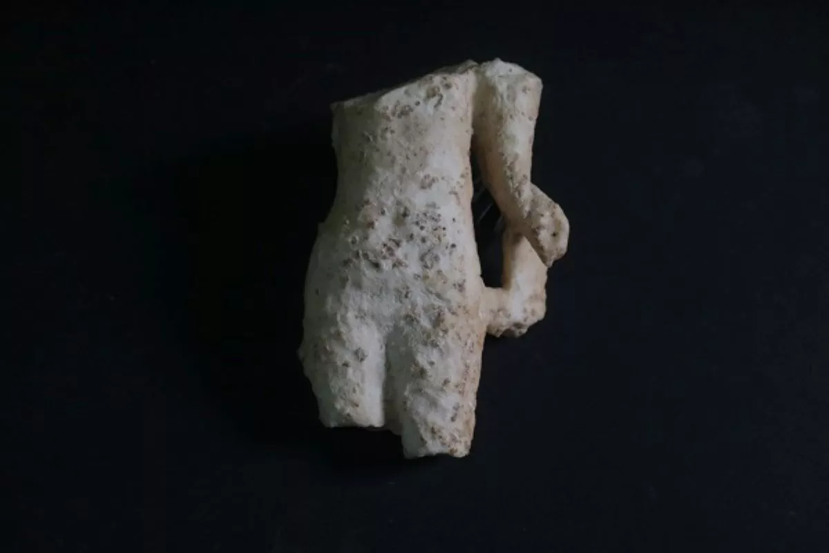'Beautiful' Water-Nymph Marble Statue Found in Ruins of Roman Baths - Vimarsana News