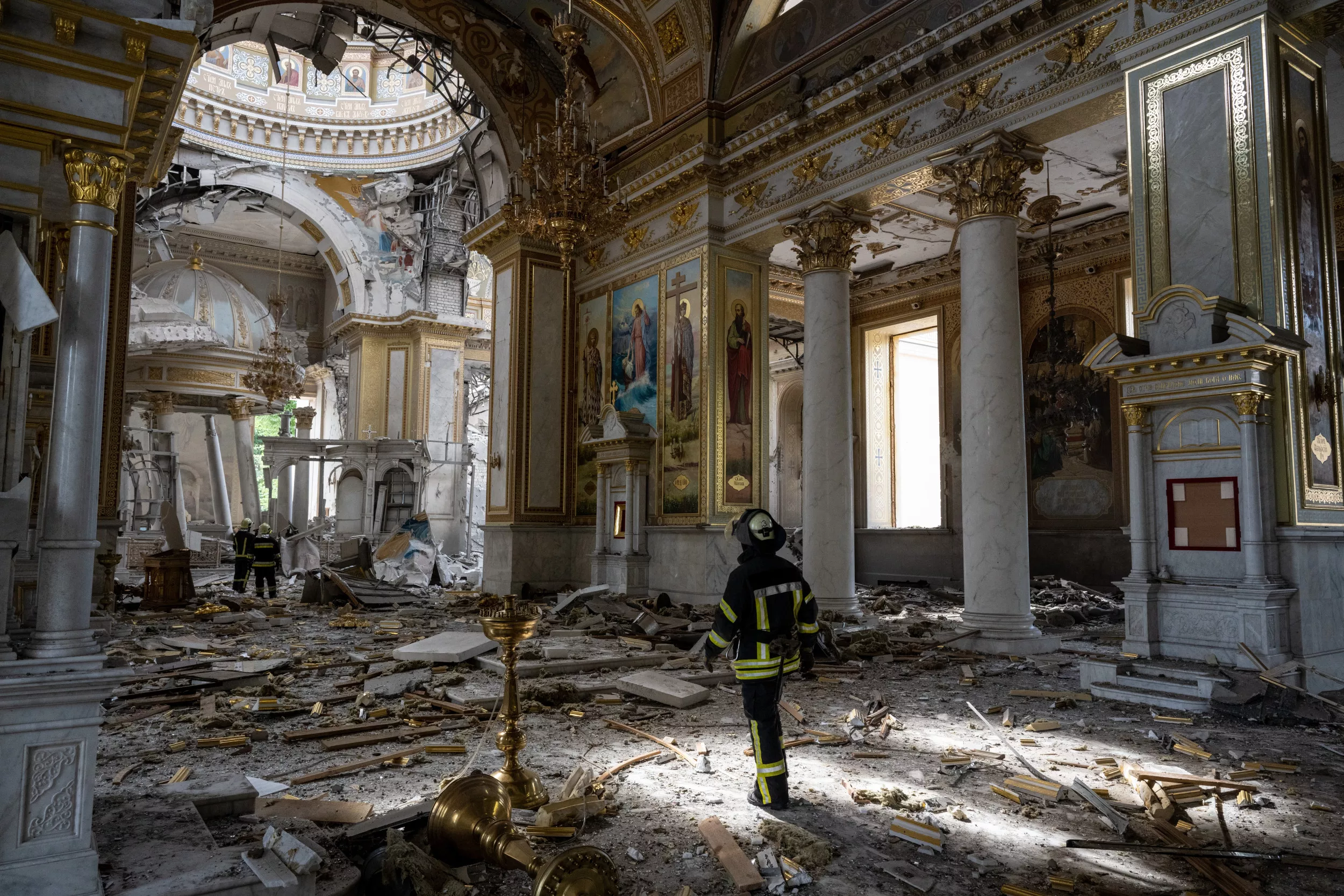 Russian Missile Strike on Odesa Cathedral Leaves Ukraine With Stark Choices - Vimarsana News