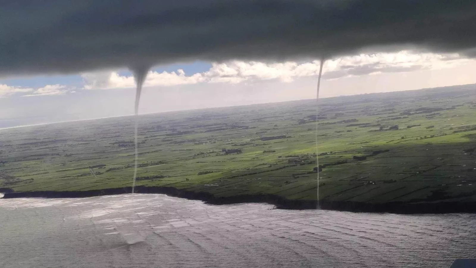 Waterspout Wallpaper