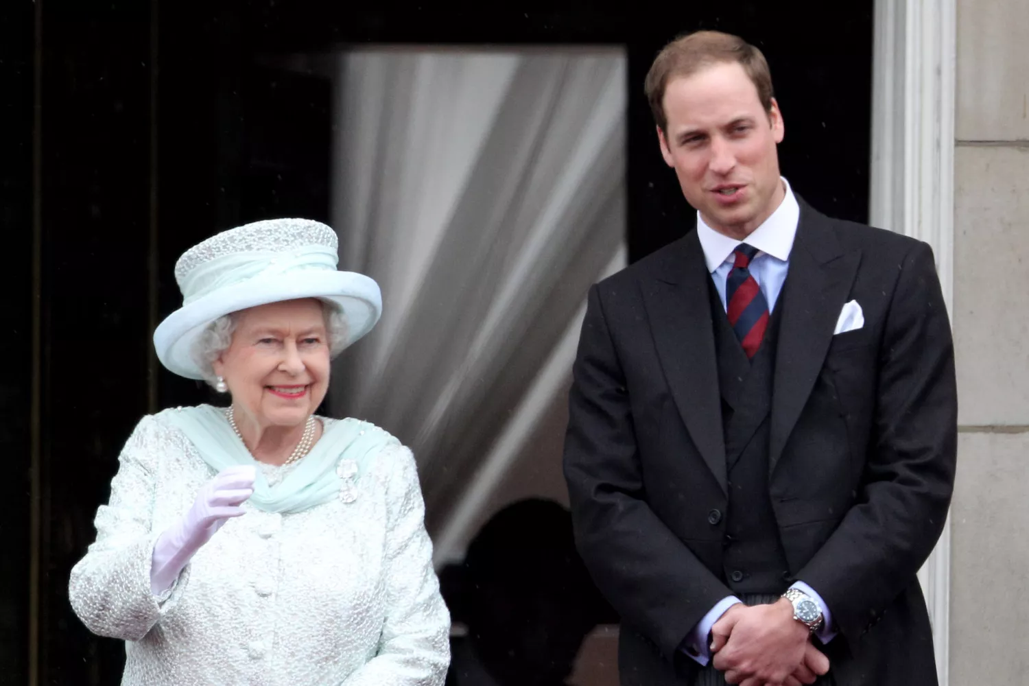 queen-elizabeth-ii-prince-william.webp