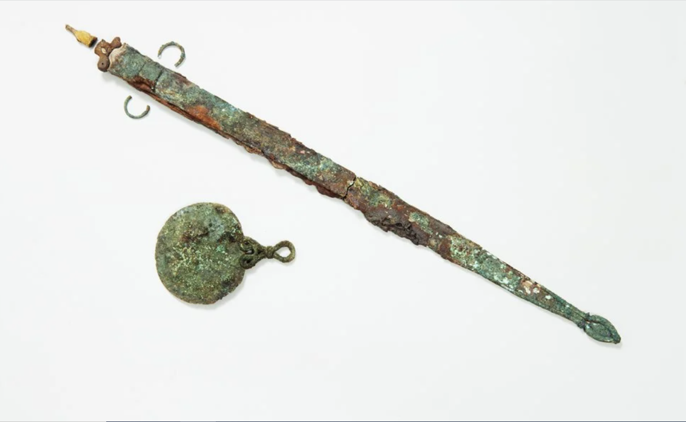 Mystery of Iron Age 'Warrior' Buried with Mirror and Sword Finally Solved - Vimarsana News