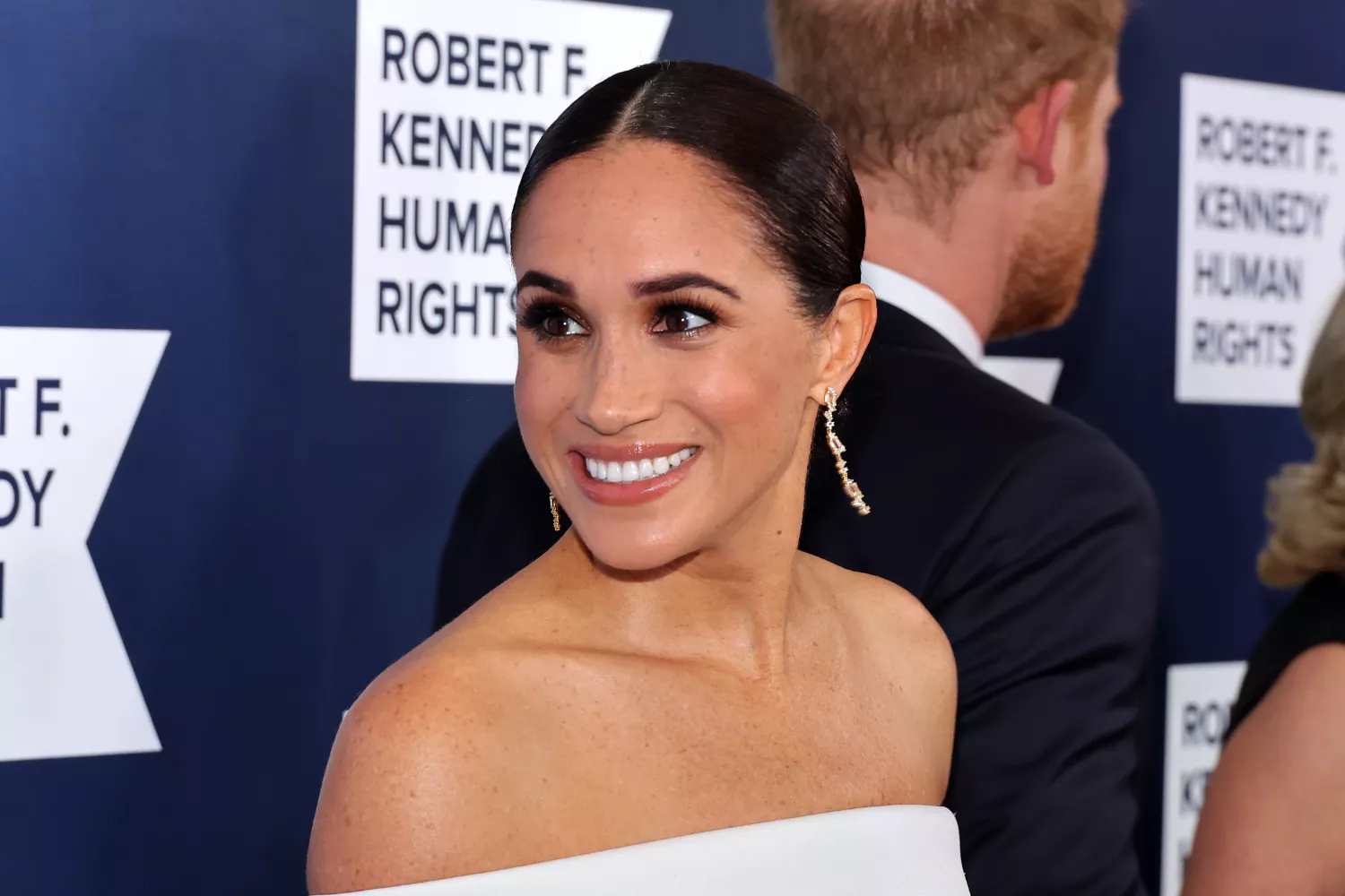 Meghan Markle Must 'Make Better Decisions' to 'Reignite Popularity' - Vimarsana News