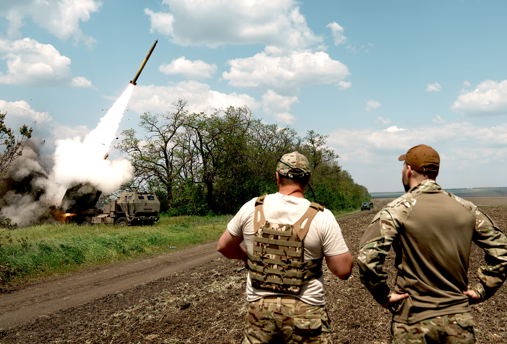 HIMARS Strike Kills 200 Russian Troops On Ukraine Beach - Newsweek