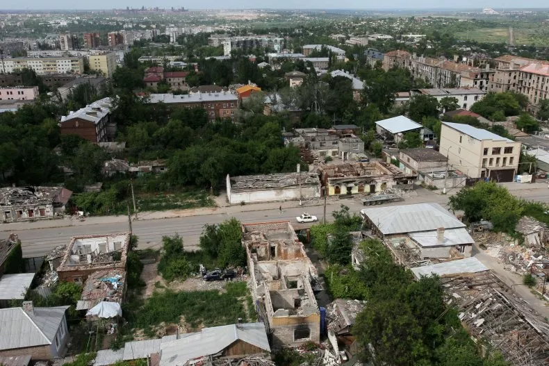 Mariupol di bagian tenggara Ukraina yang kini diduduki tentara Rusia. Foto diambil 10 Juni 2023.