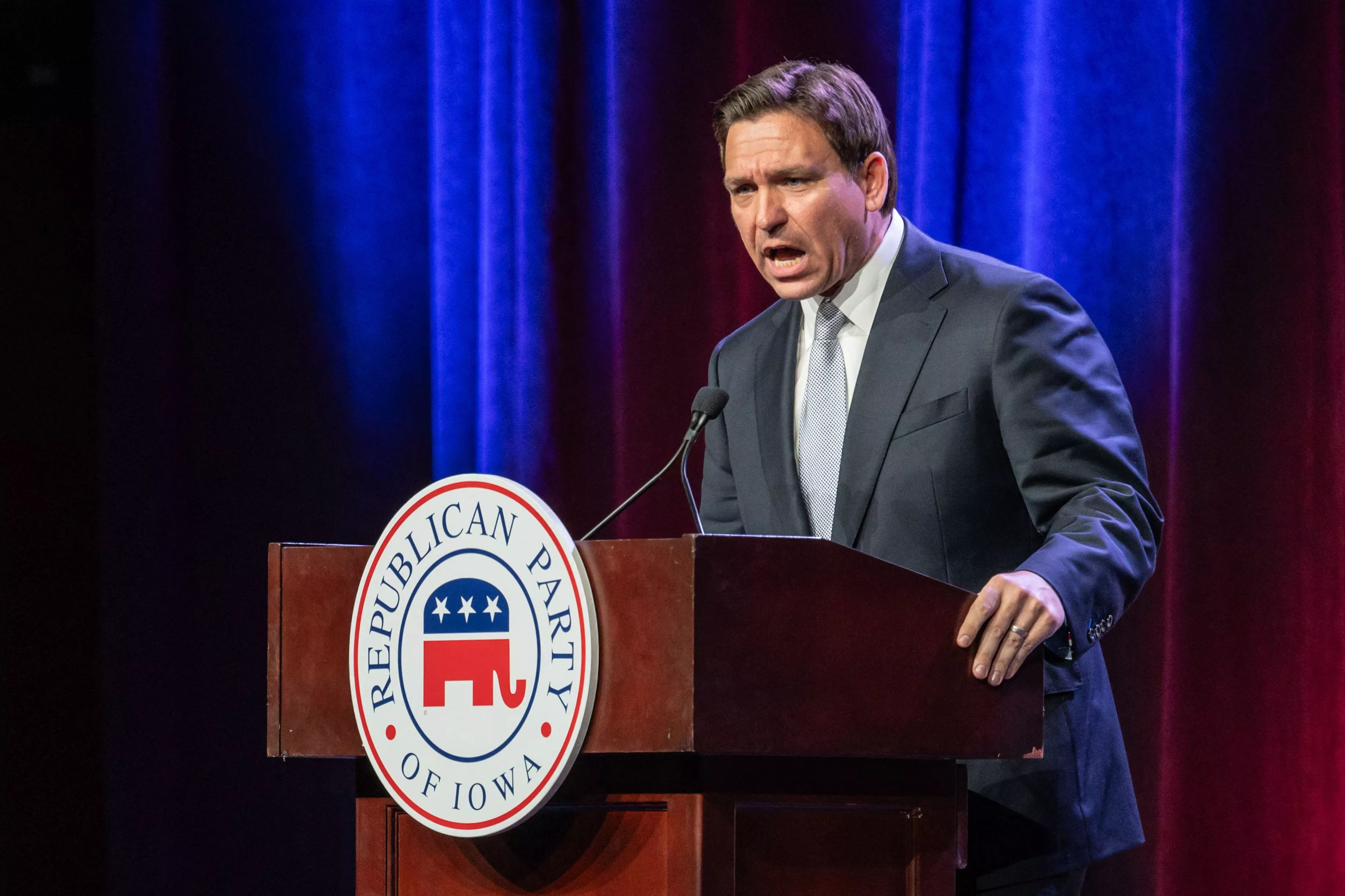 Ron DeSantis Sparks MAGA Fury After Dismissing Key Donald Trump Claim - Vimarsana News