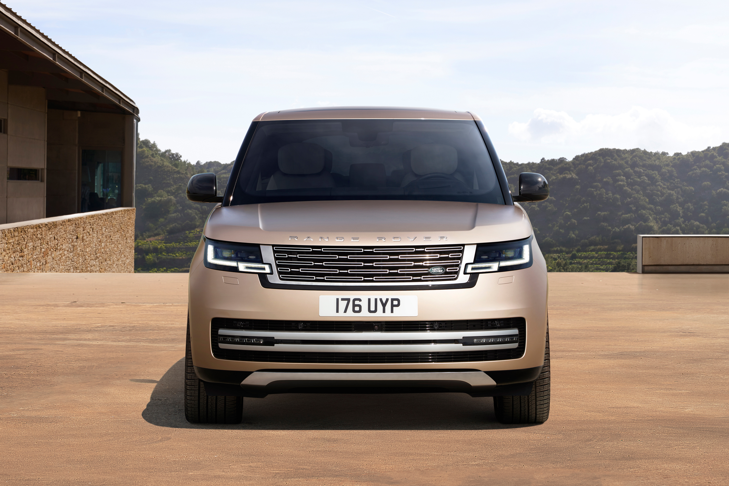 2023 Land Rover Range Rover Review: Classic Luxury, Modern Technology