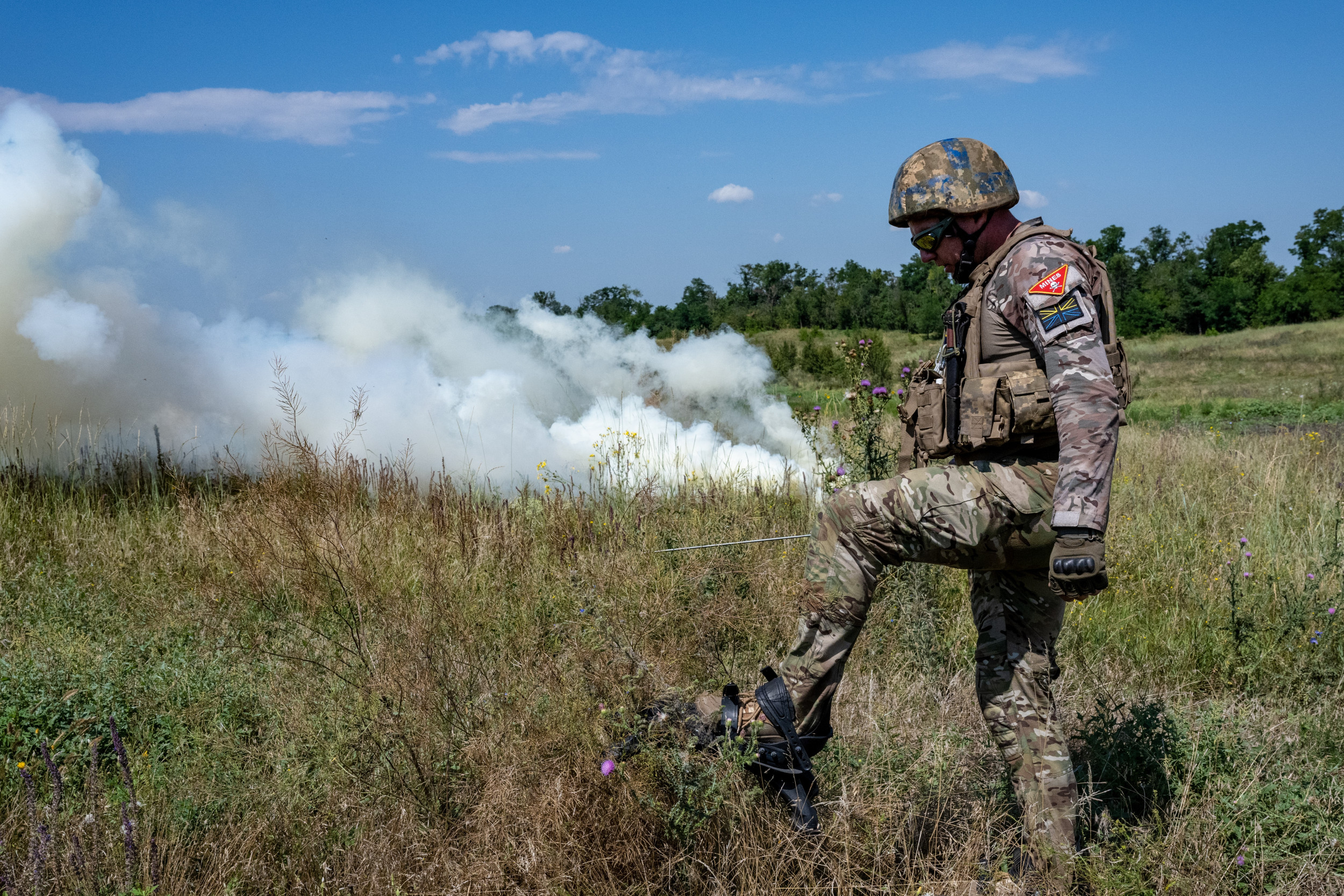 Ukrainians on Rubber Boat Destroy Russian Command Post in Night Raid Video