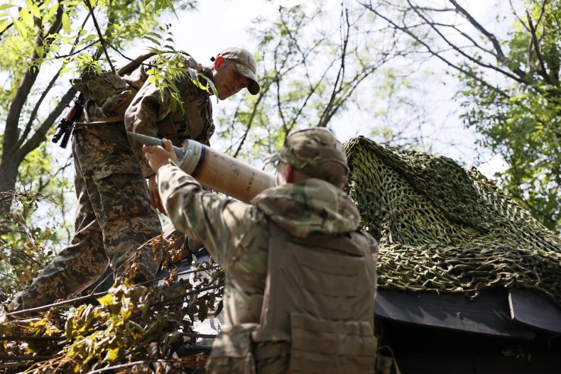 Ukrainian tank crew loading munitions in Donetsk