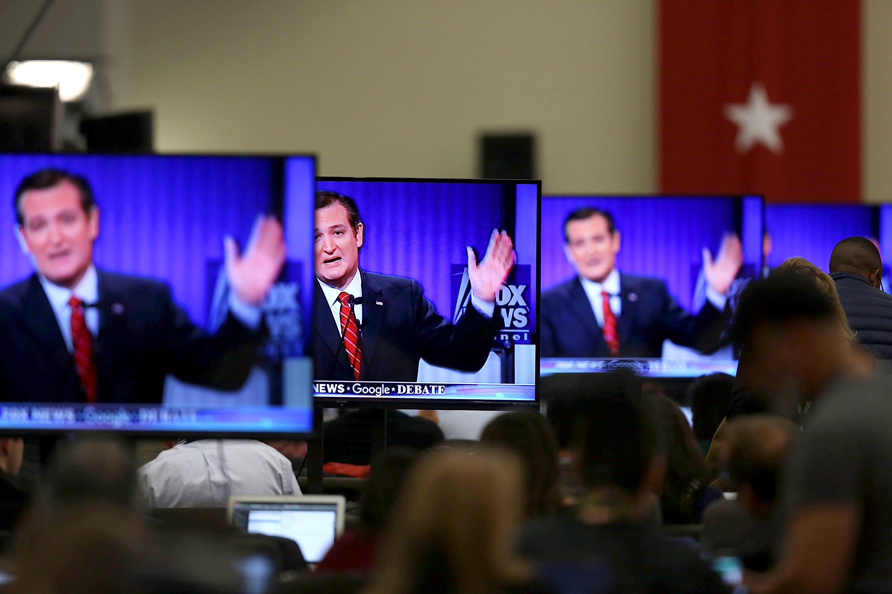 Fox News Threatens To Sue Rivals Over Primary Debate