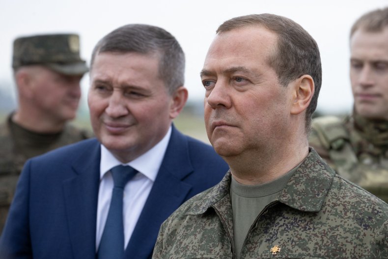Dmitry Medvedev al poligono russo Prudboy