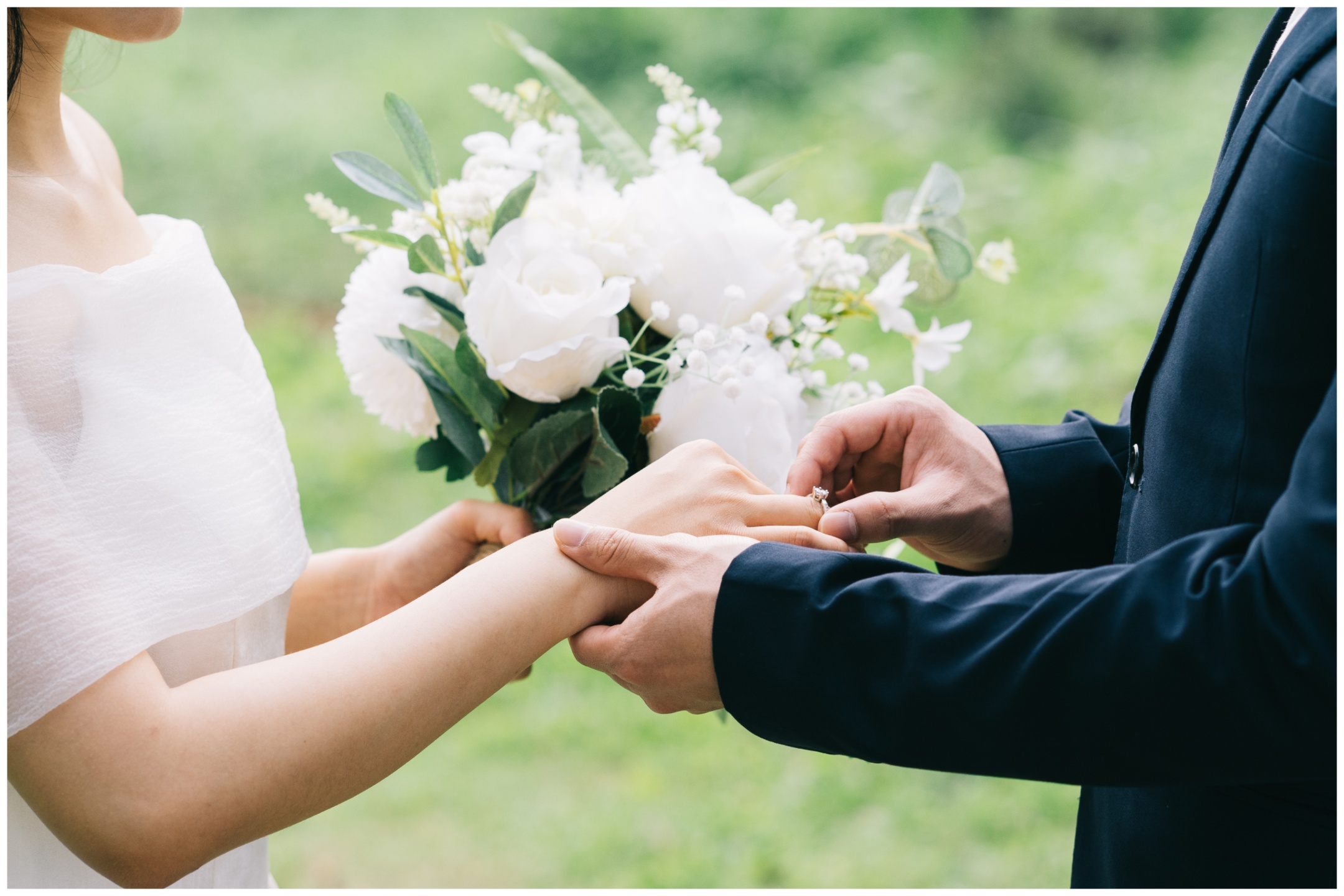 Woman Refusing To Take Expensive Item to Wedding Over Theft Fears Backed
