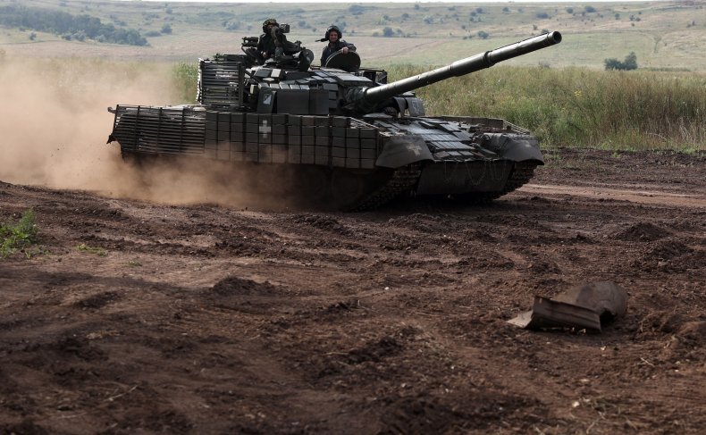 Petroliere ucraine durante l'addestramento nell'oblast di Donetsk