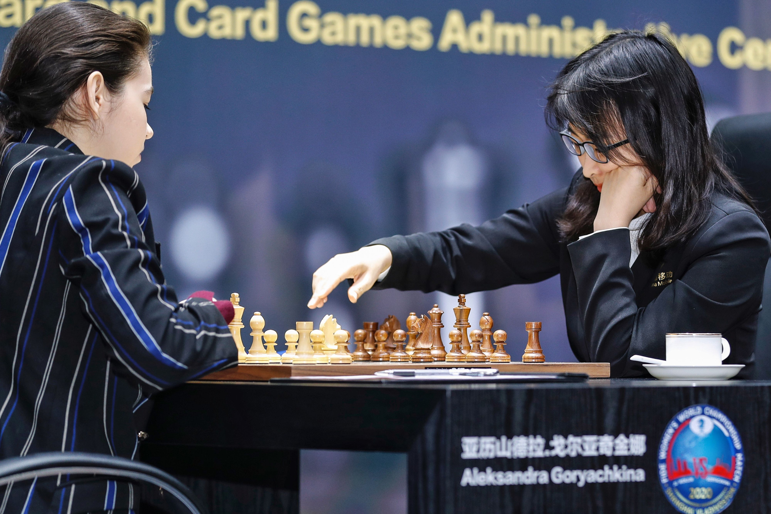 Women's chess - Both Russia and Ukraine are out of the world