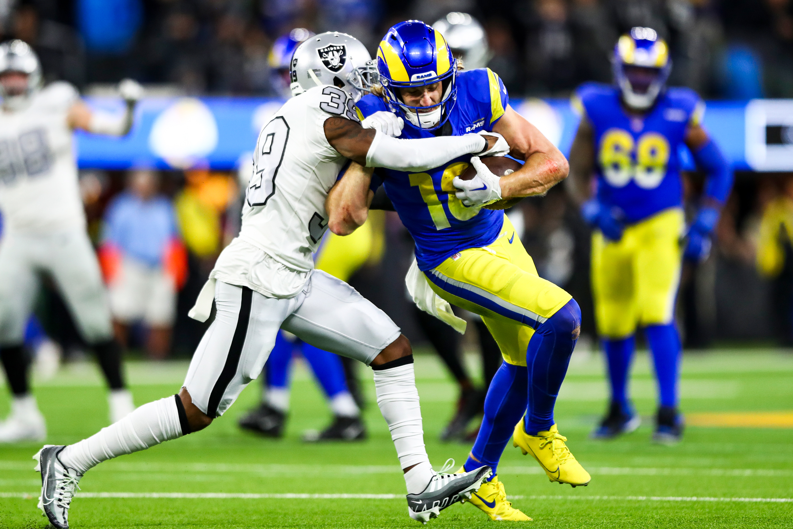 when do the rams and the raiders play