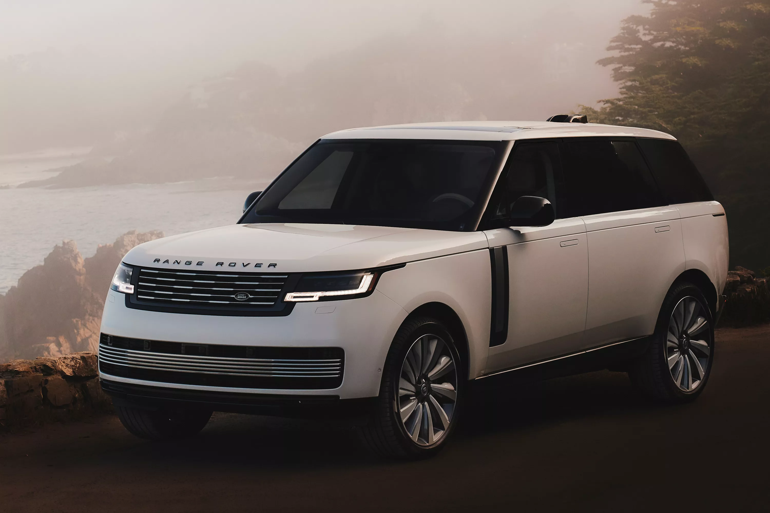 Land Rover Just Revealed a $370,000 Version of Its Midsize SUV - Vimarsana News