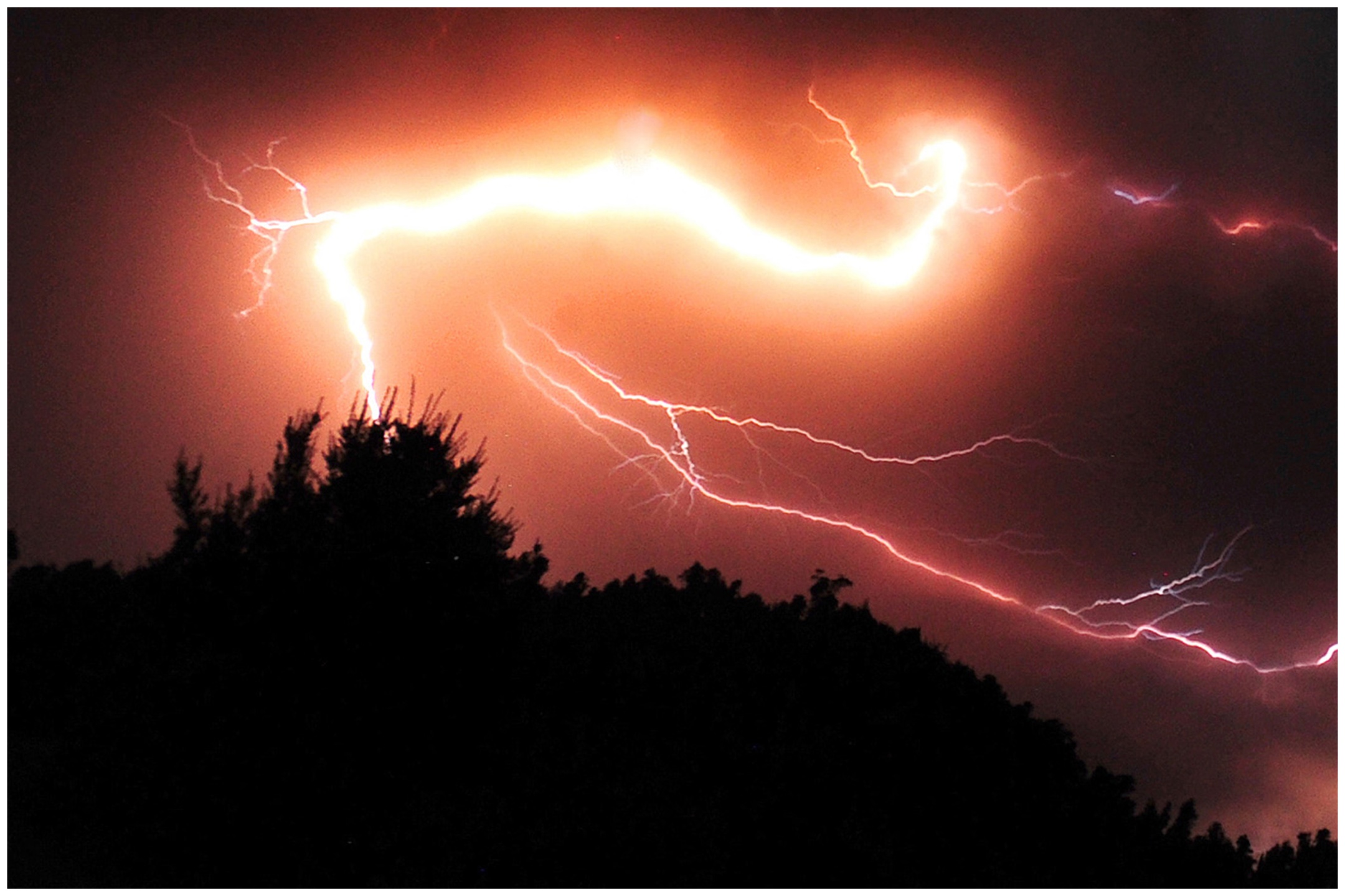 Video Of Spider Web Lightning Striking A Volcano Goes Viral 