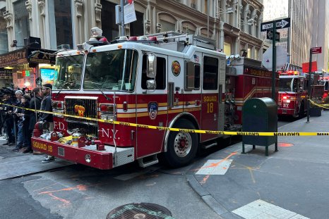 19 Firefighters Injured in Blaze At MTV Offices - The New York Times