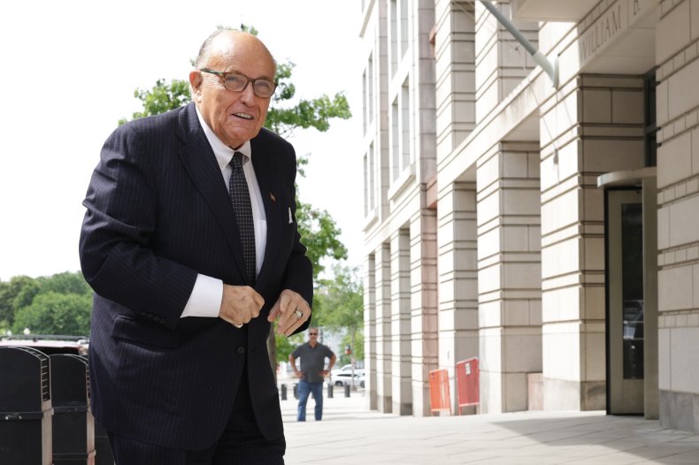 Rudy Giuliani propone