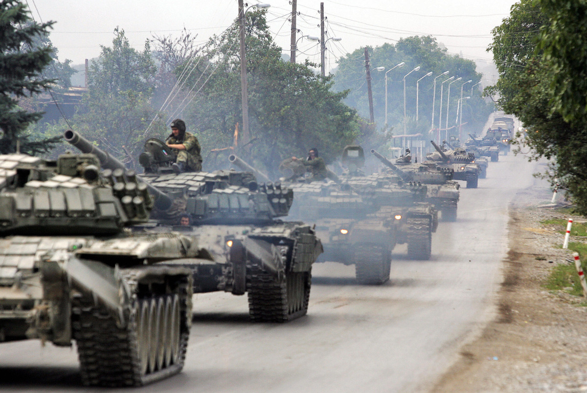 Video Shows Convoy of Russian Tanks Hammered in Aidar Battalion Strikes