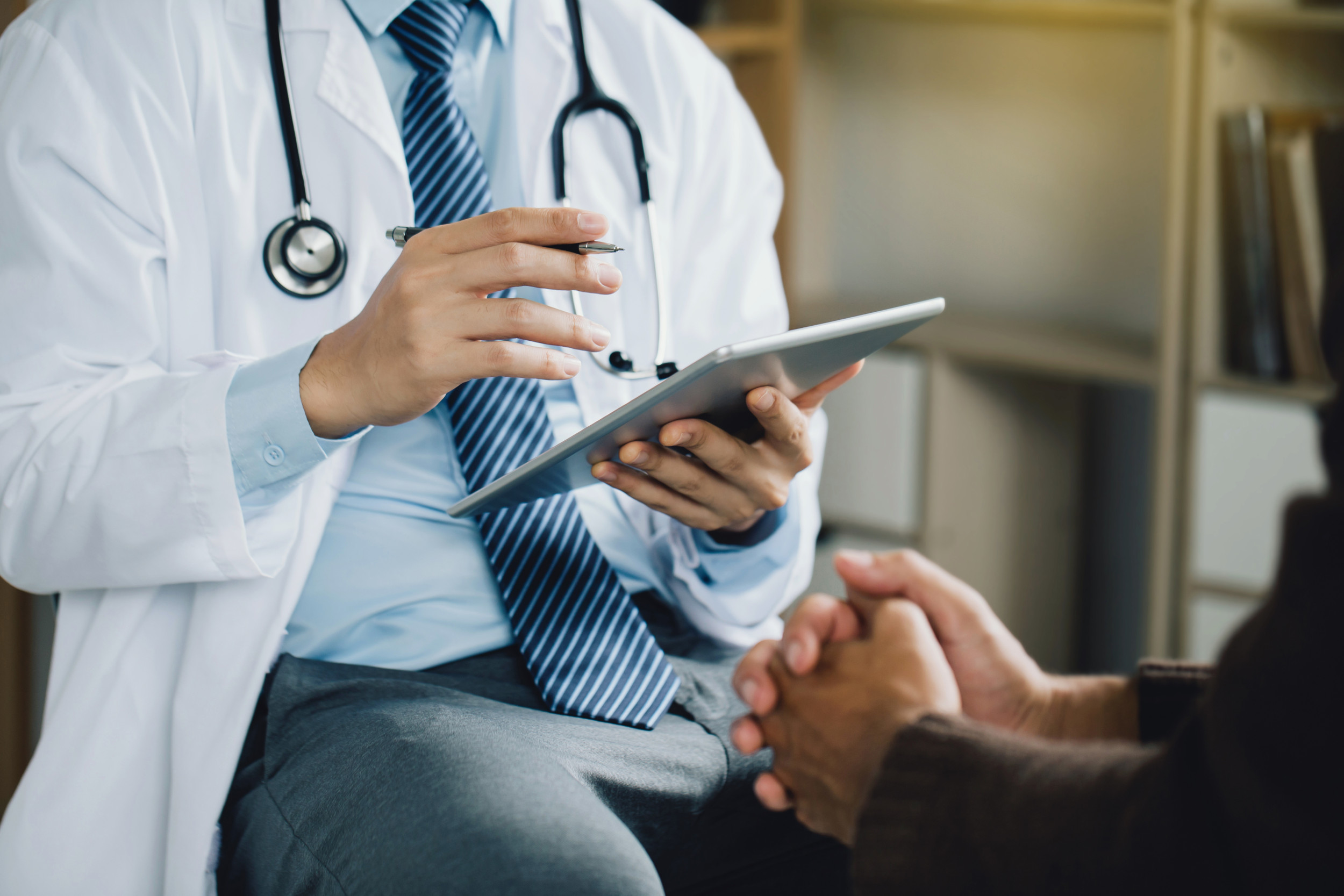 doctor-talking-patient.jpg?w=1600\u0026h=1200\u0026q=88\u0026f=719226bff127e37ebfd3c7c26e5f62c6