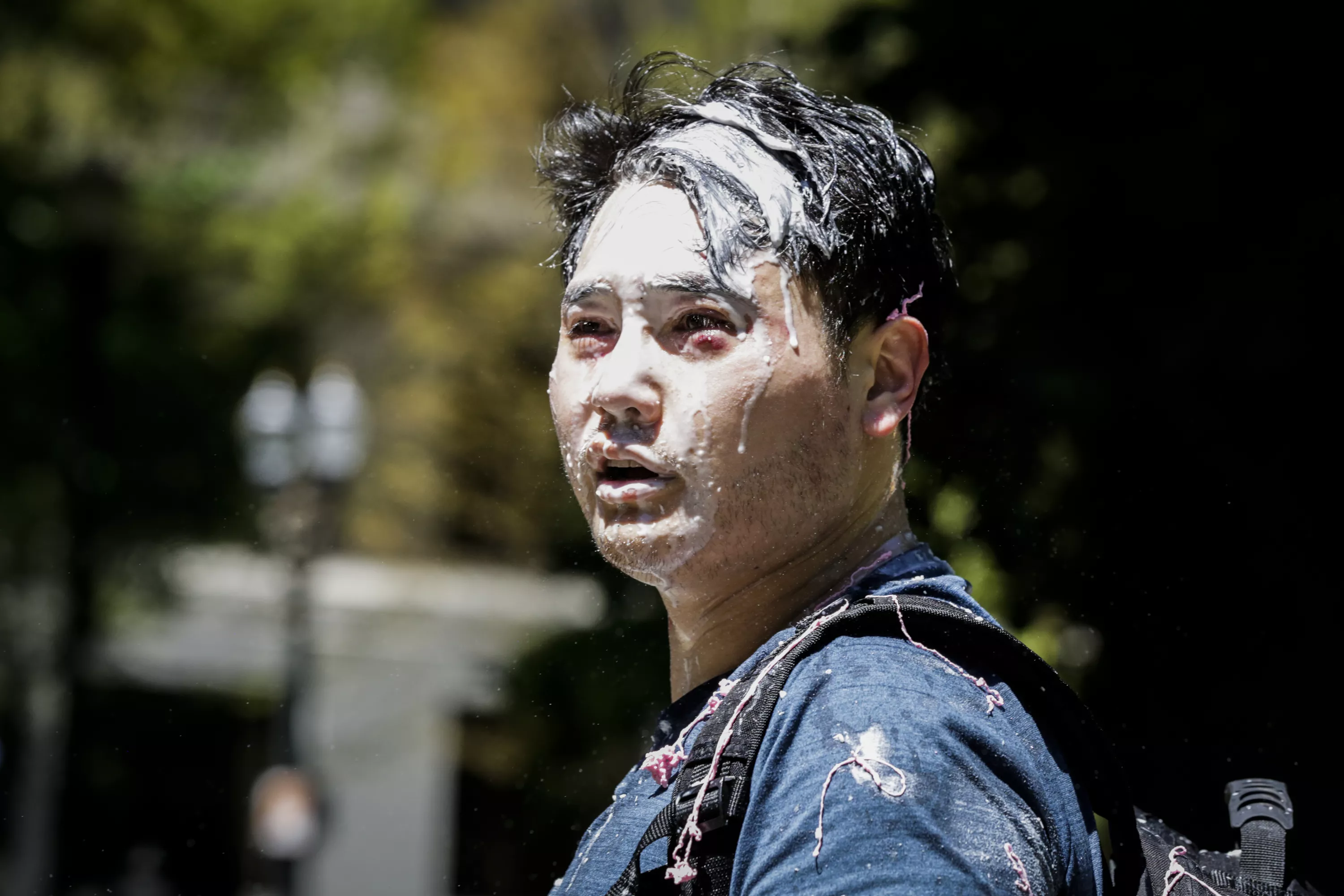 Conservative Journalist Gets $300,000 After 'Antifa' Assault at Protest - Vimarsana News