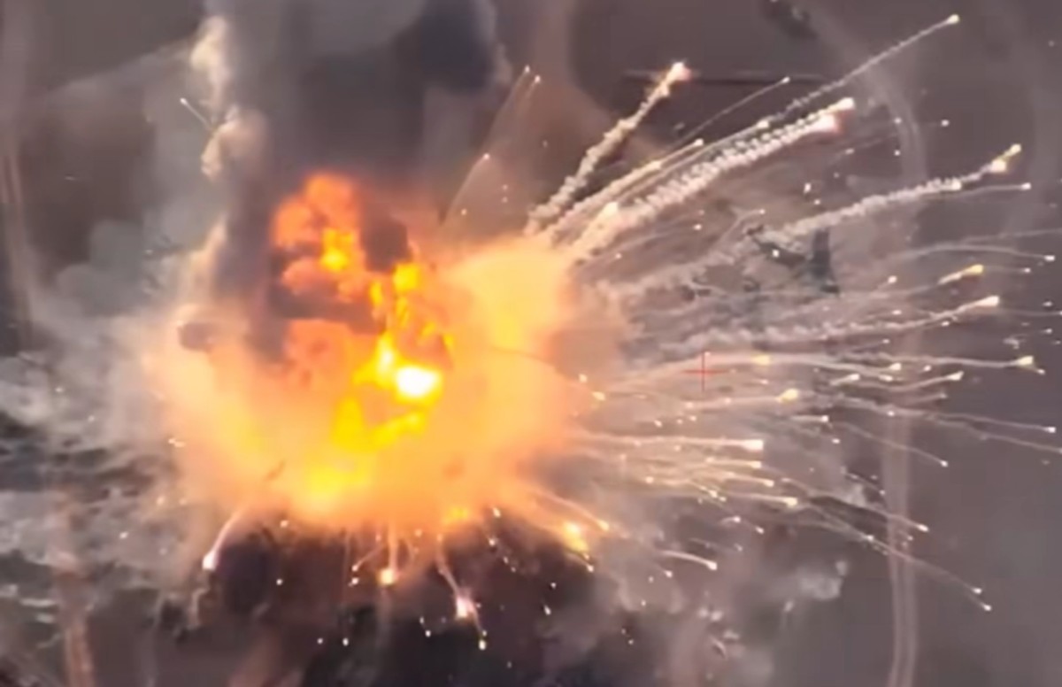 Video Shows Huge Crimea Blast As Ukraine Targets Russian Missile ...