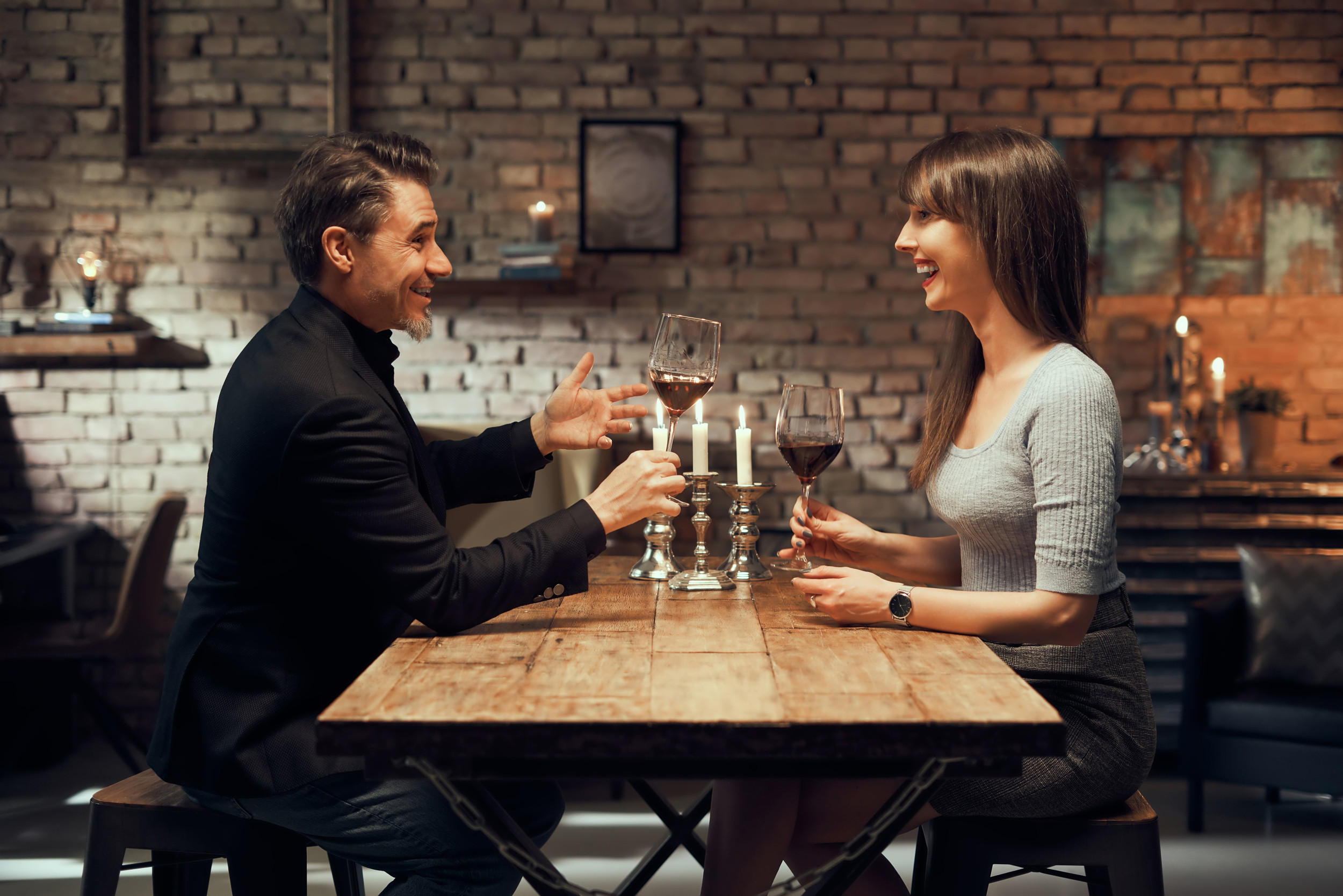 couple drinking wine