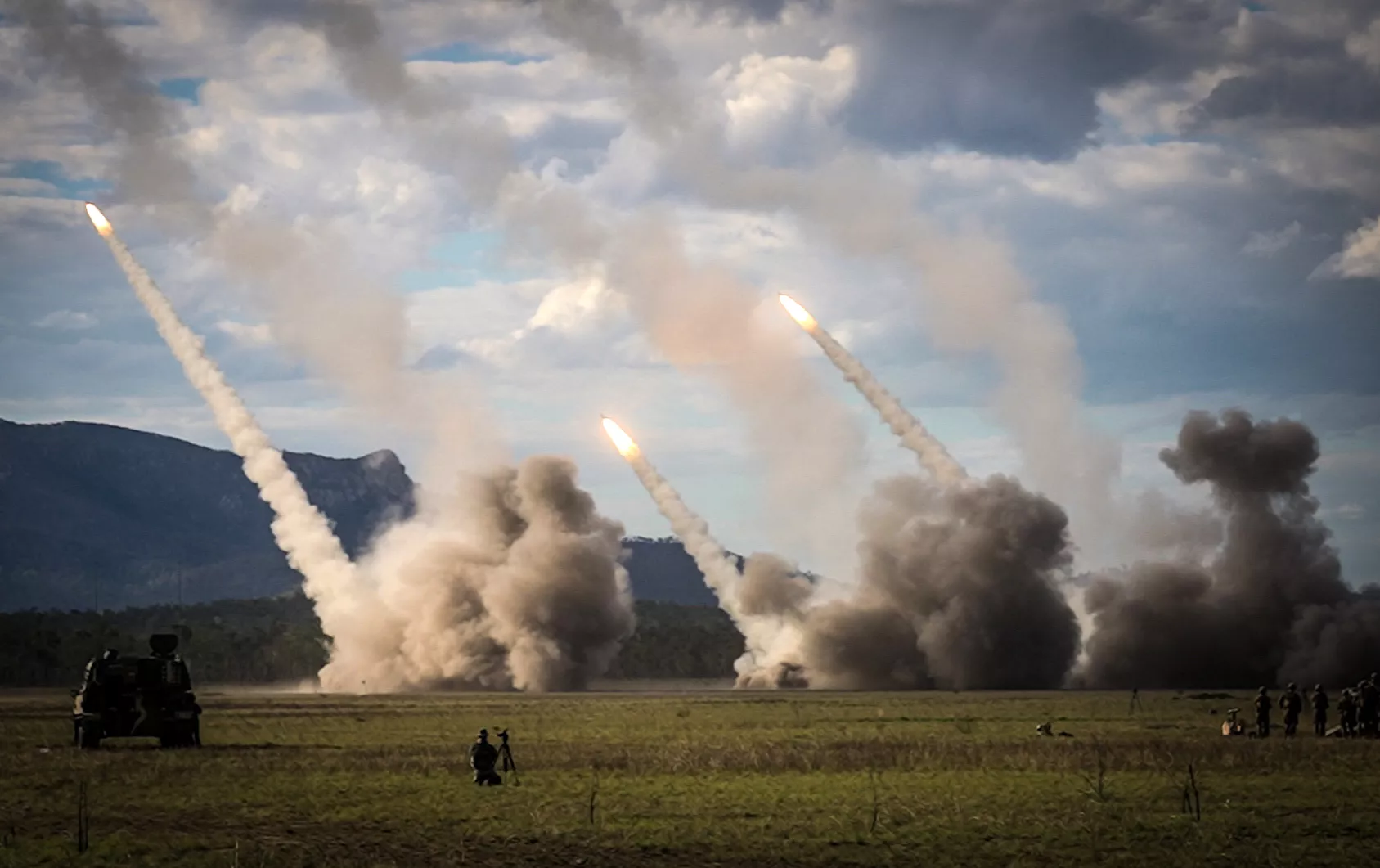 Ukraine Cluster Rockets Can 'Shut Down' Putin's Crimea Bridges: Ex-Adviser - Vimarsana News