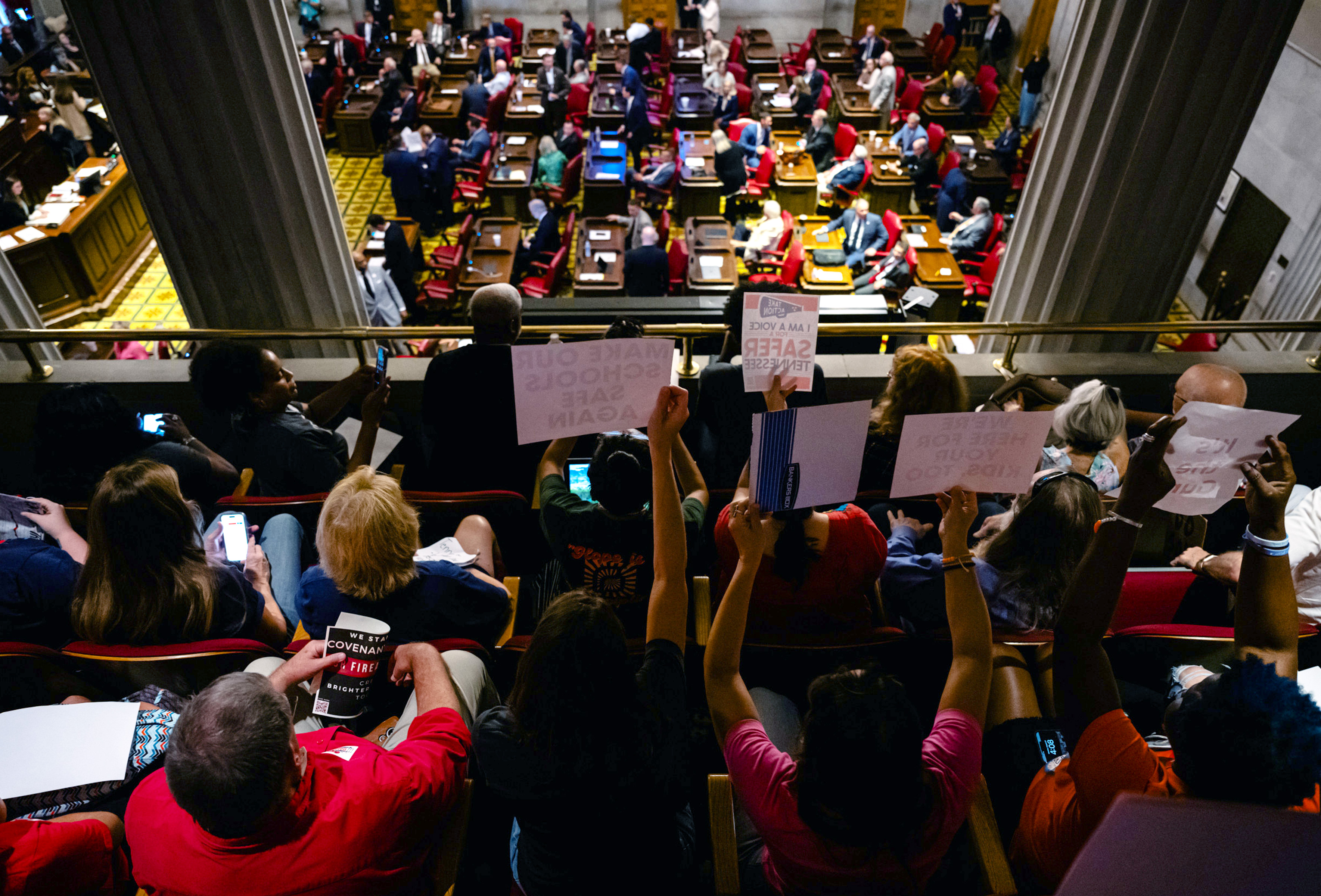 Judge Deals Blow to Tennessee House Republicans on Sign Ban