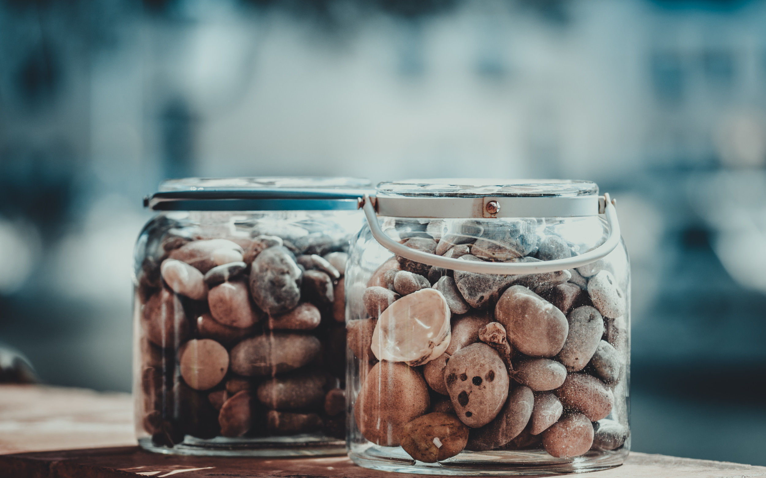 Tourist Arrested After Police Find 90 Pounds of Pebbles in his Trunk