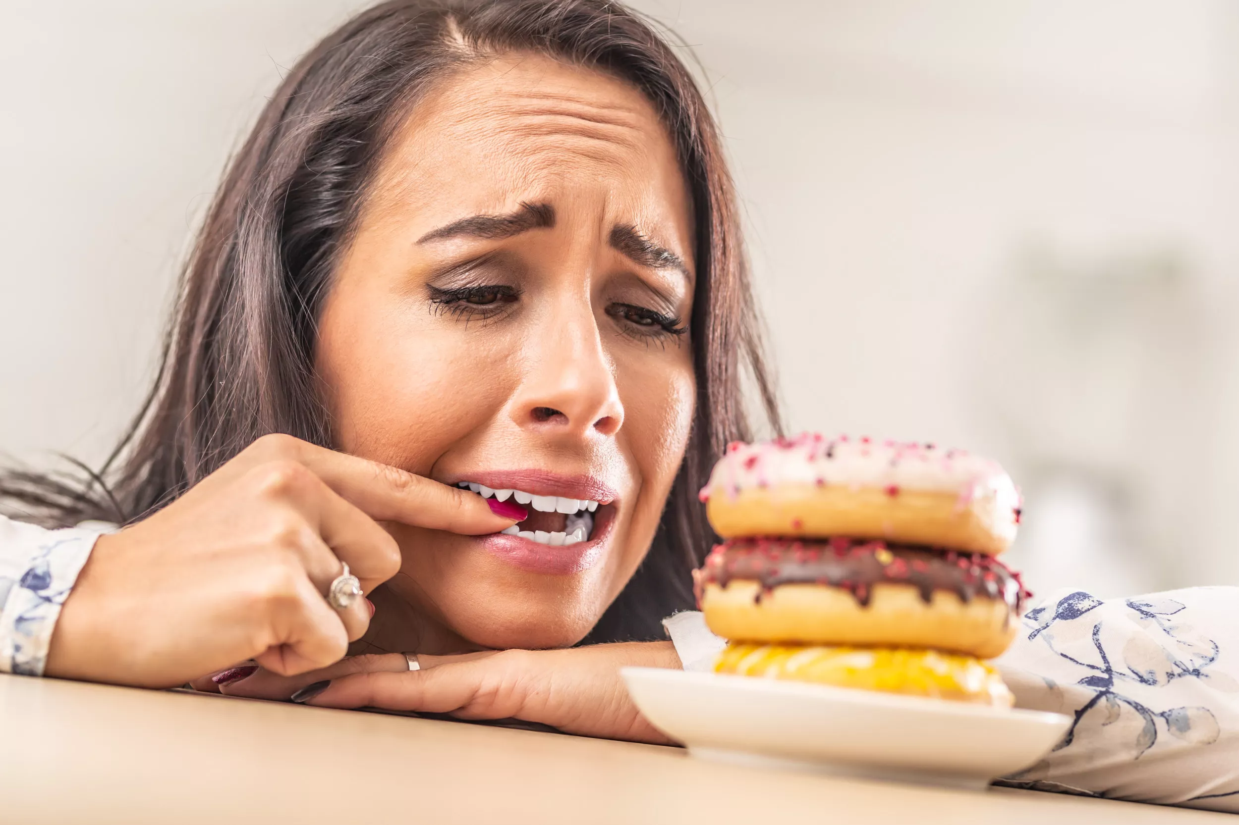 Scientists Reveal Surprising Hack To Help Curb Sugar Cravings - Vimarsana News