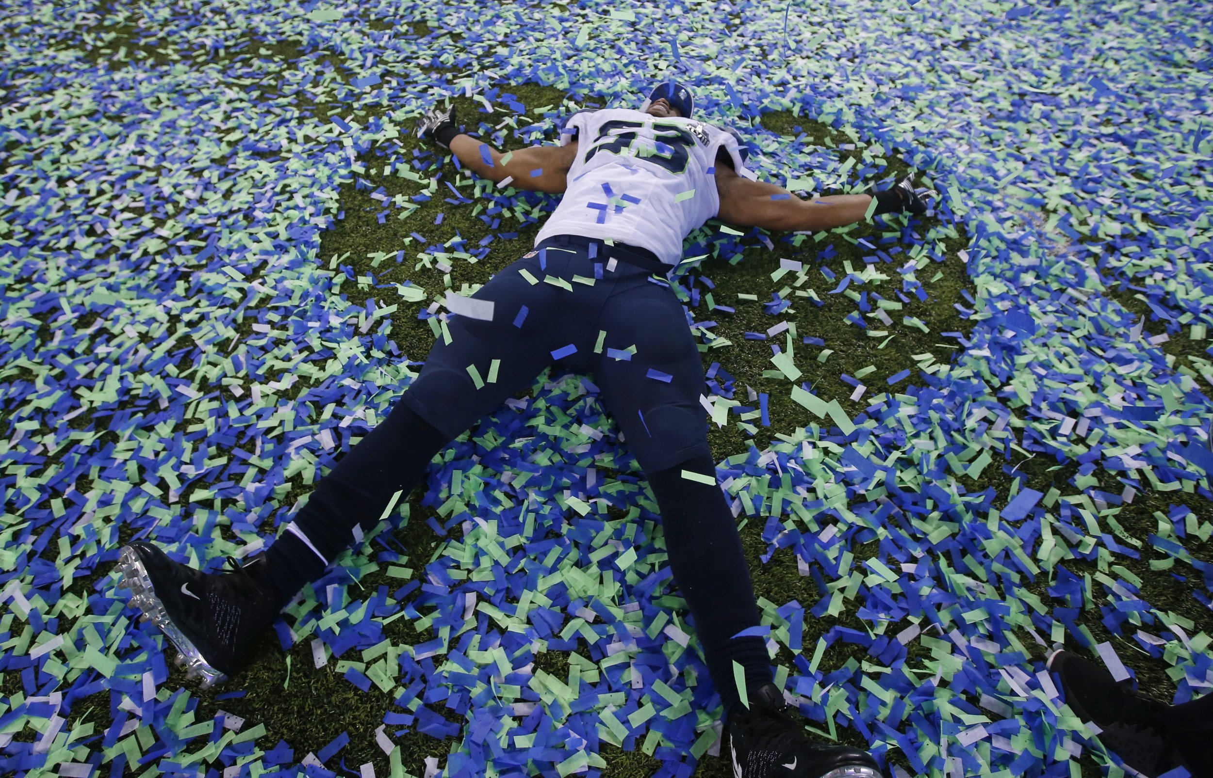 Seahawks beat Broncos 43-8 in Super Bowl XLVIII