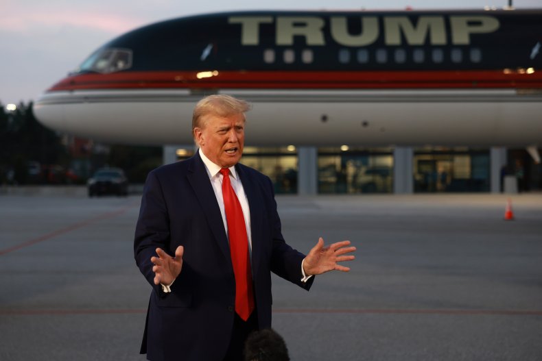 Christians call on 'Trump's pastor friends' to condemn threats