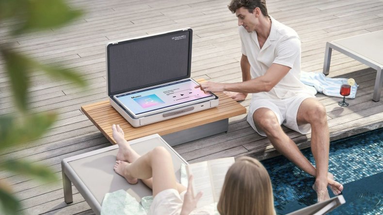 LG Stanby Me TV