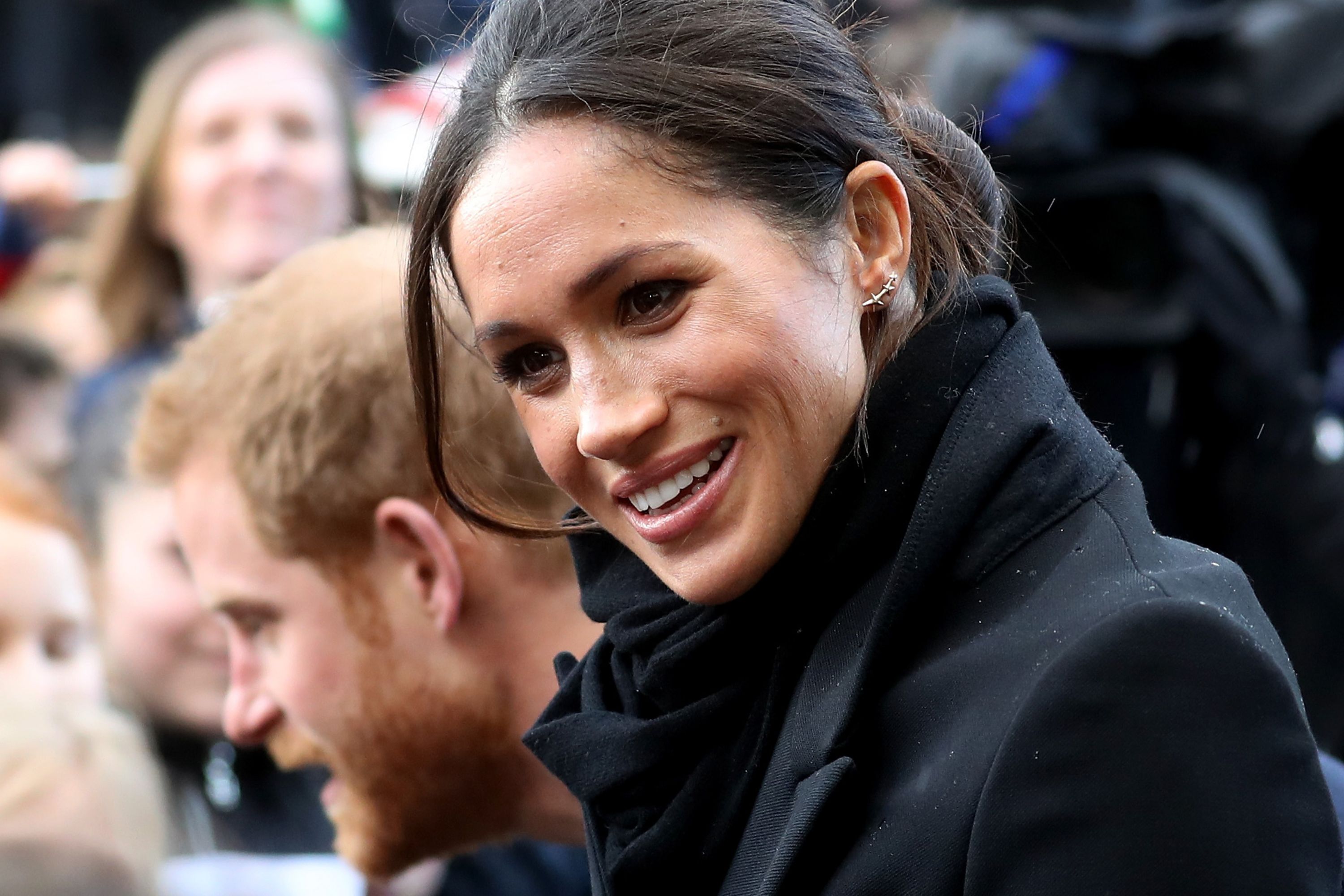 Meghan Markles Reaction After Prince Harry Takes Selfie Goes Viral Newsweek 2244