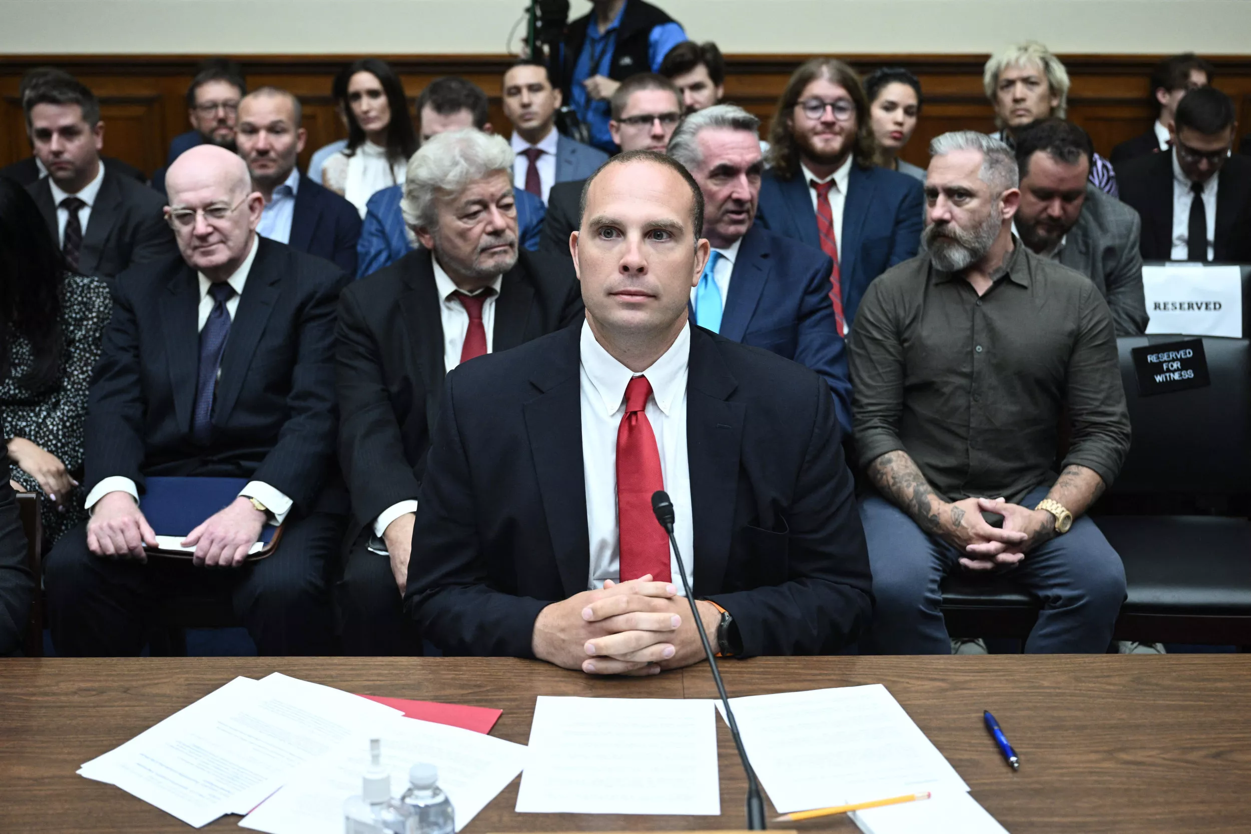 UFO Testimony 'Actively Being Stonewalled' by Government, Lawmakers Say - Vimarsana News