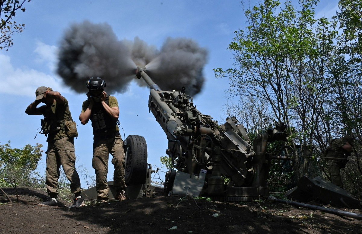 Russia Loses 37 Artillery Systems, 21 APVs and 610 Soldiers in a Day: Kyiv