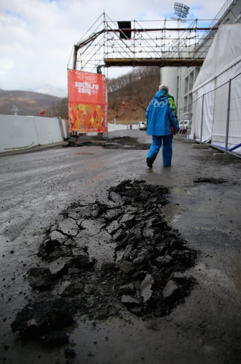 2.4_sochi_construction_3